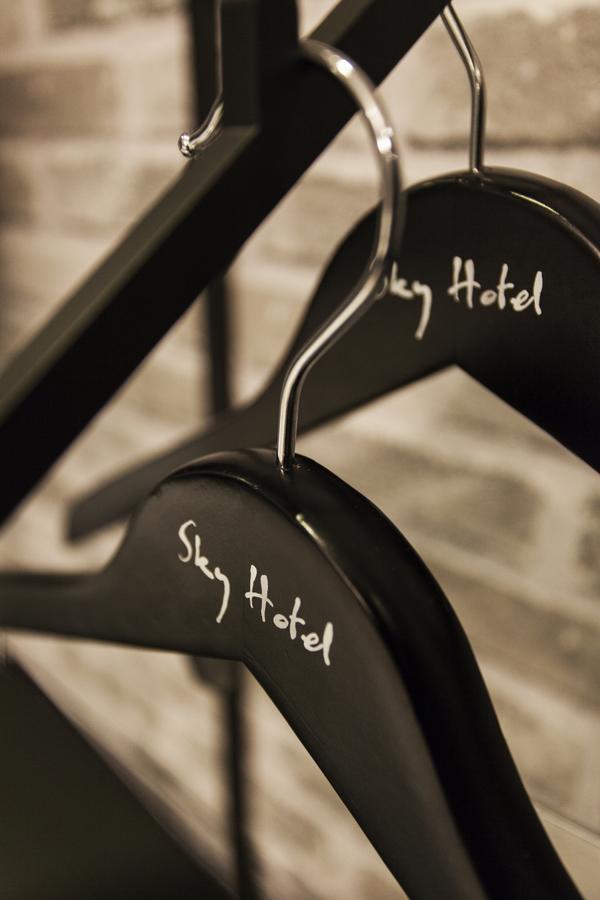 Sky Hotel *